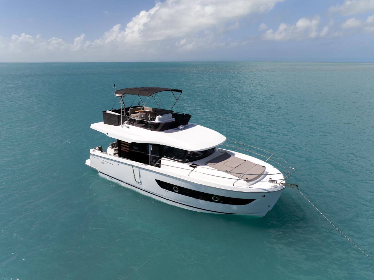 SWIFT TRAWLER 37 FLY - IMAGE - EXTERIOR (8)